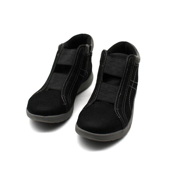 Women S Clarks Adella Bend Booties - Picture 2 of 7